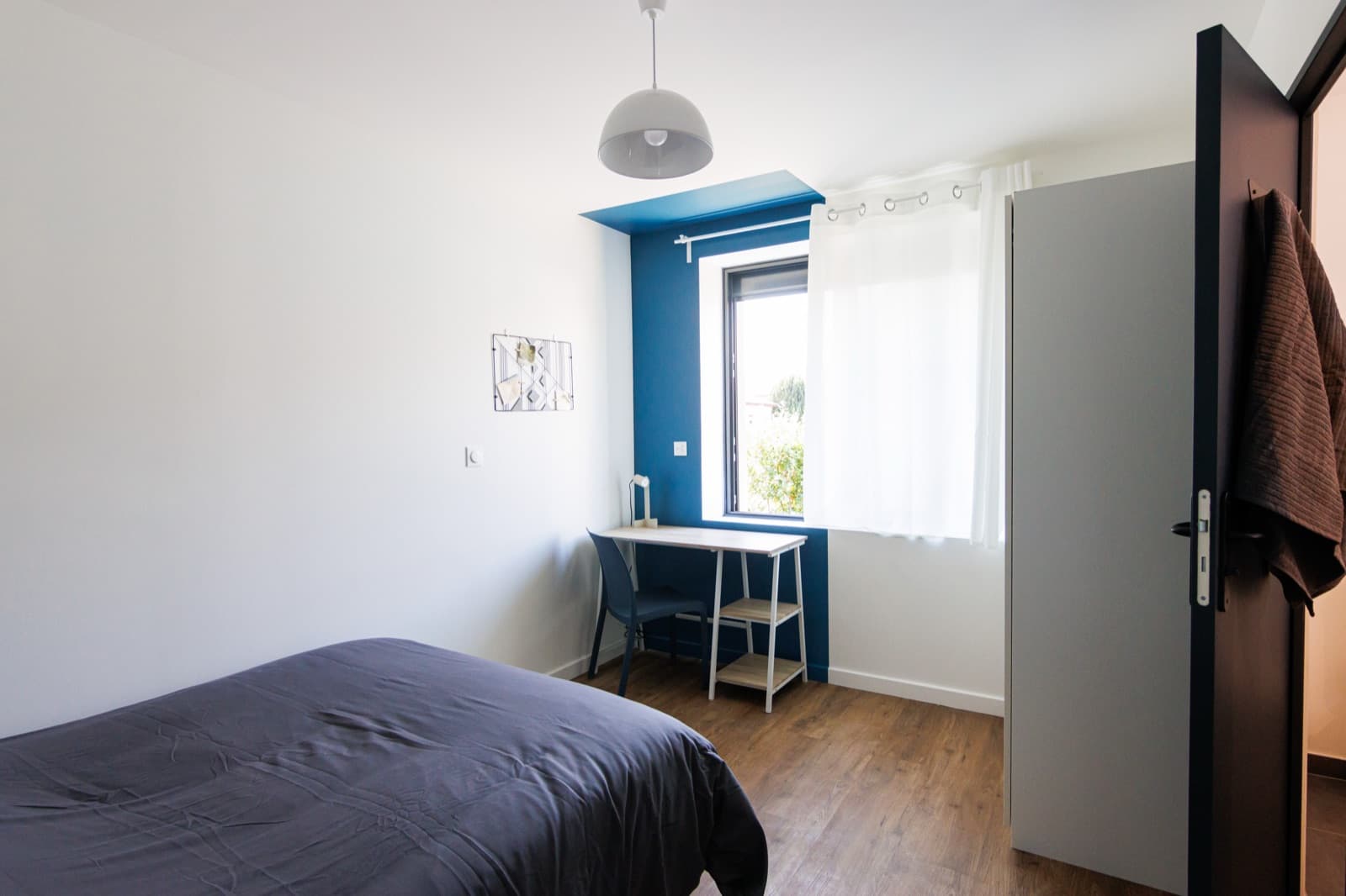 Chambre meublée en coliving à Lyon 8 — Coliving Thenard