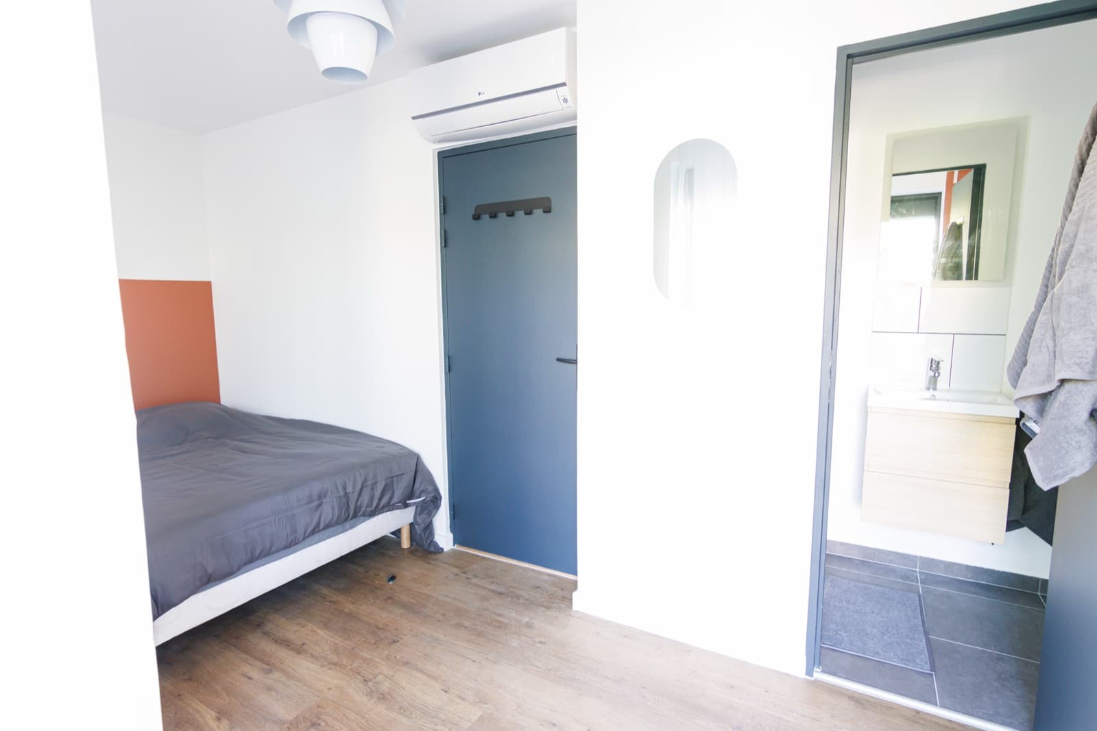 Chambre — Coliving Thenard — miniature photo 2